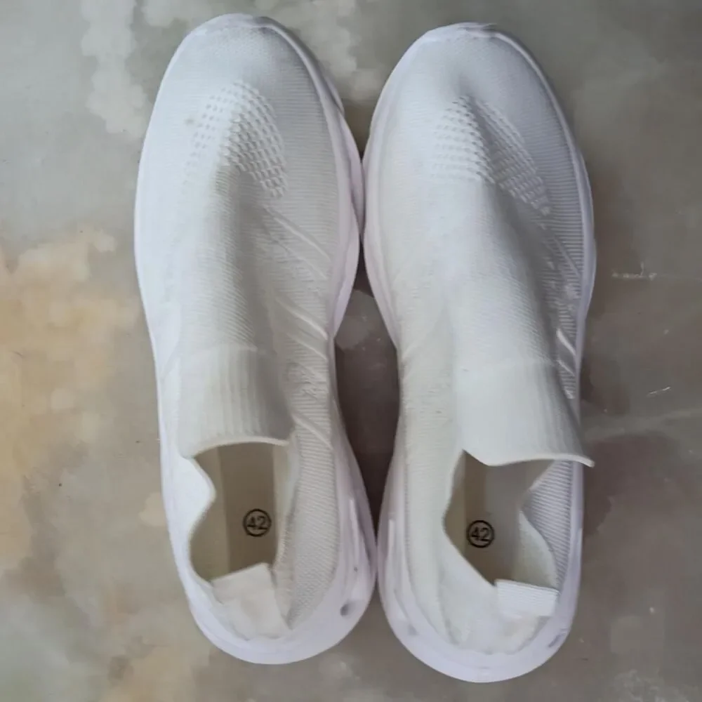 Unbranded Men's White Trainers
